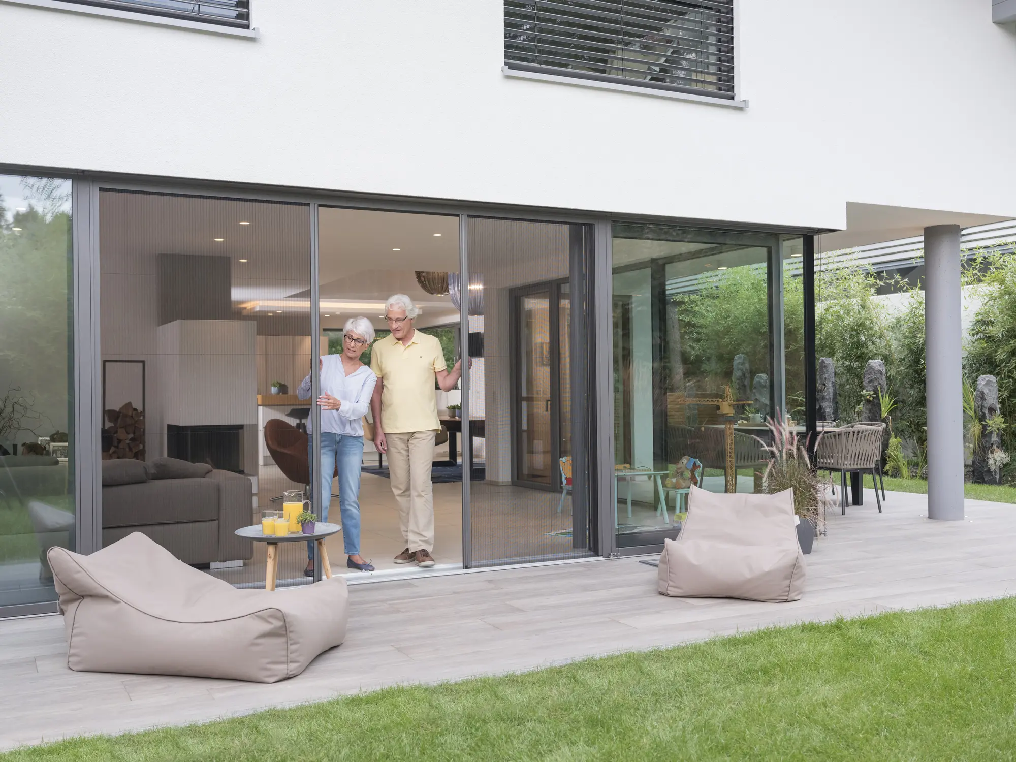 Insektenschutz für Mietwohnungen mit Plissee an Balkon oder Terrasse nach Mass